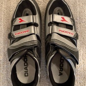 ❤️ CYCLING SHOES…LIKE NEW by DIADORA